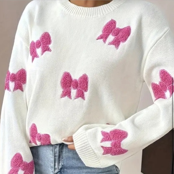 951. The Embroidery Pink Bow 🎀 Sweater - Picture 2 of 2